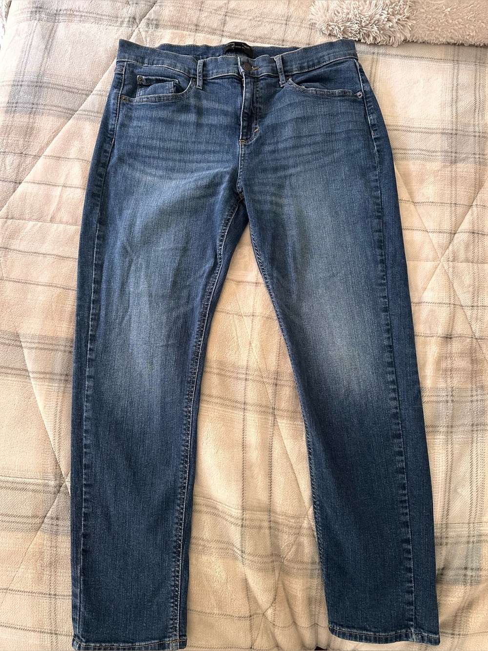 🛍️ Banana Republic Girlfriend Jeans – Size 31/12 | Gently Used